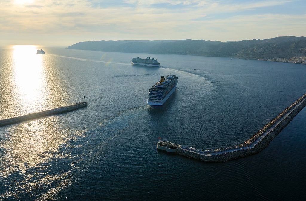 Electrification des ports de la Région Sud : quand Marseille, Nice et Toulon passent au courant-quai.